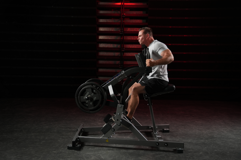 Plate-Loaded Iso-Lateral Row - LifeFitness Canada
